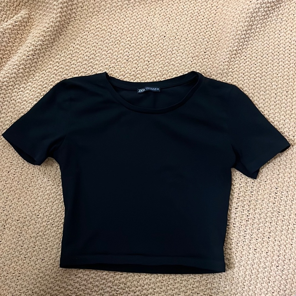 Zara Black Fitted Cropped Tee